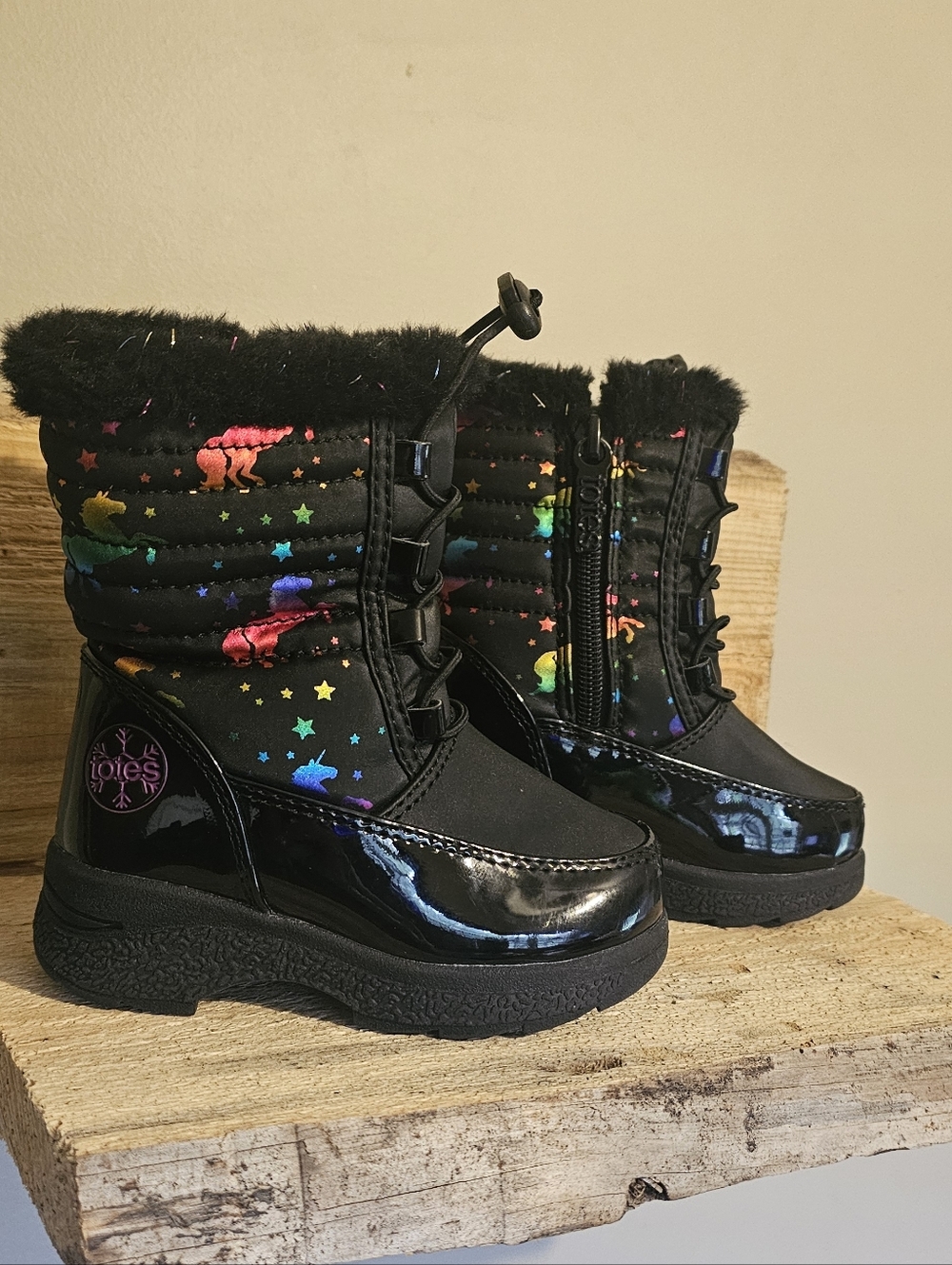 Toddler Girls Totes Black Unicorn Snow Boots Rainbow Stars Size 6